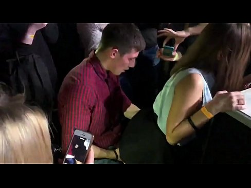 ❤️ Tikras seksas rusų naktiniame klube. 18-metė rusų mergina išangėje ir makštyje dulkinama naktiniame klube ❤❌ Porno video prie mūsų ﹏