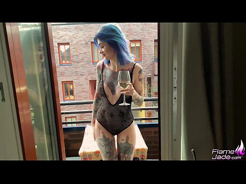 ❤️ Milžiniška mergina čiulpia su gurkšniu ir aistringai dulkinasi po atviru dangumi ❤❌ Porno video prie mūsų ﹏